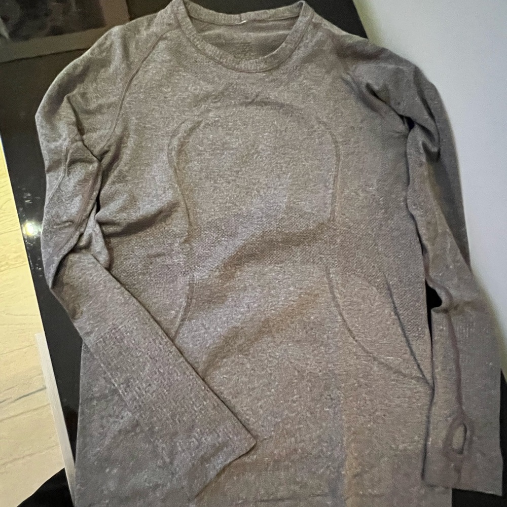 Lululemon top